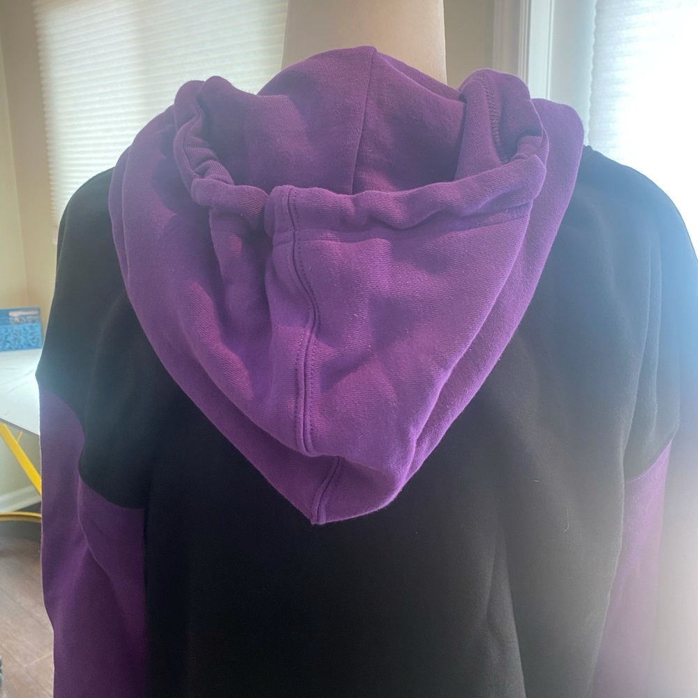 Lakers Sweater l Size M